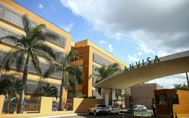 Fachada do edifício sede da Agência Nacional de Vigilância Sanitária (Anvisa).