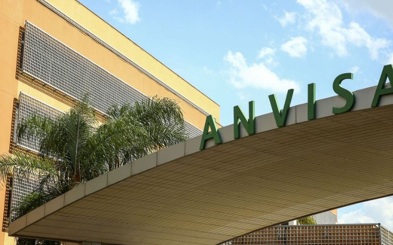 ANVISA-PEDE-A-POPULACAO-QUE-COMUNIQUE-REACOES-ADVERSAS-DE-TRATAMENTOS