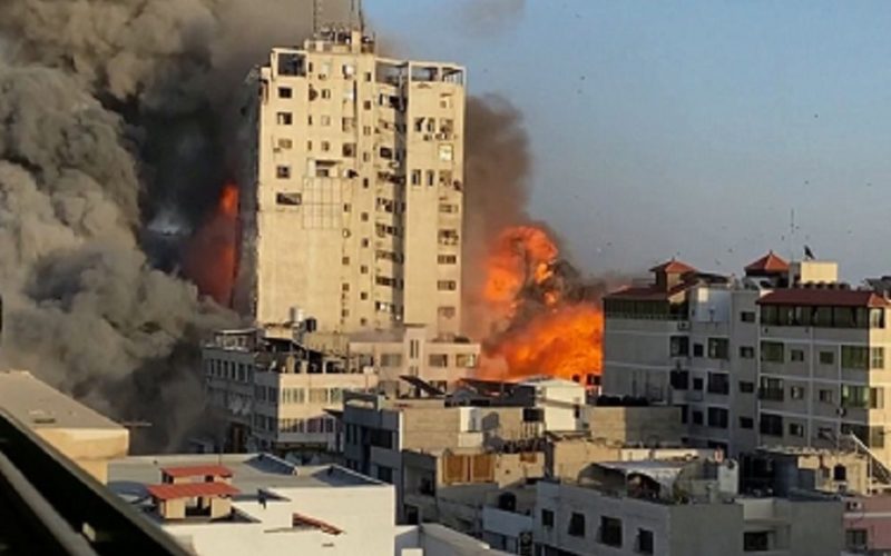 Al-Shourouk-o-terceiro-predio-demolido-por-misseis-israelenses-abrigava-escritorios-de-divesas-agencias-internacionais-de-noticias-CNN