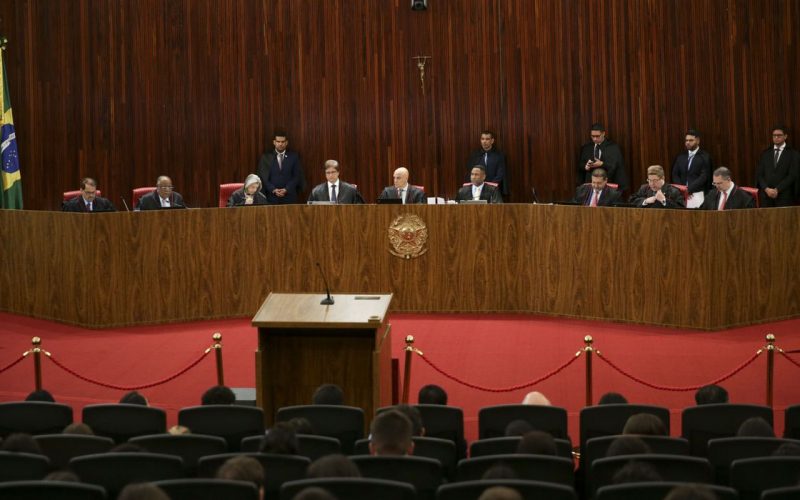 Brasília (DF), 22/06/2023 - O Tribunal Superior Eleitoral (TSE) realiza sessão plenária para o julgamento da ação (Aije nº 0600814-85) que pede a inelegibilidade de Jair Bolsonaro e de Walter Braga Netto, candidatos à Presidência da República nas Eleições 2022. Foto: Marcelo Camargo/Agência Brasil