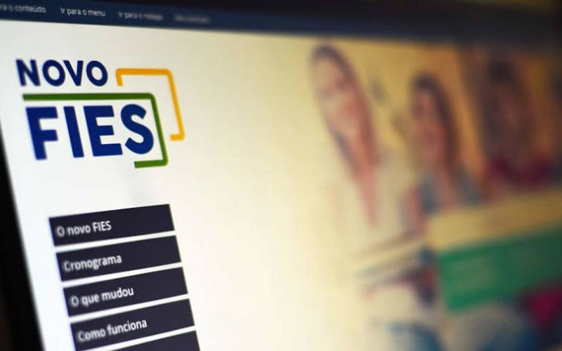 MEC-prorroga-por-dois-dias-inscrições-para-o-Fies-990x495