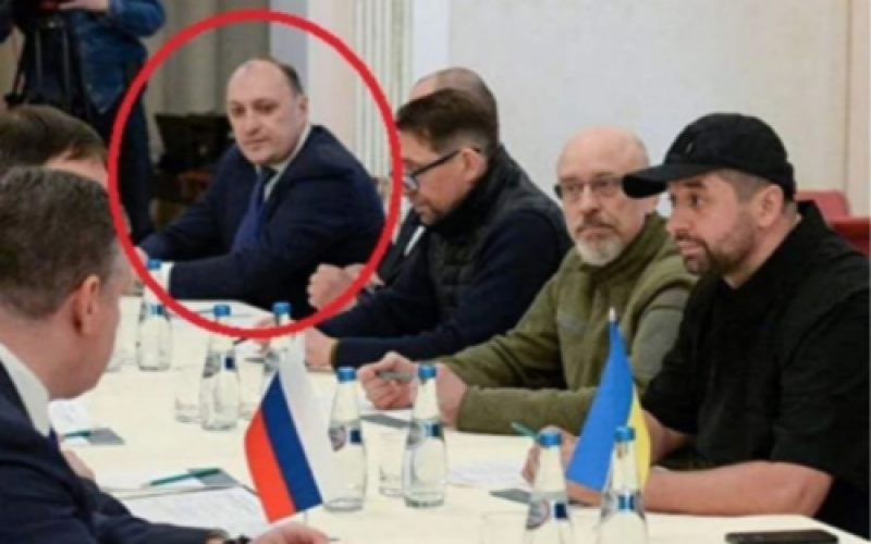 Mesa-de-negociação-e1646497603882