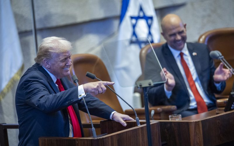 U.S. President Donald Trump speaks during a special plenum session held in his honor at the Knesset, Israel’s parliament in Jerusalem, on October 13, 2025. Photo by Yonatan Sindel/Flash90 *** Local Caption *** בנימין נתניהו
ראש הממשלה
יצחק הרצוג
כנסת
מליאה
ארצות הברית
ישראל
נשיא
דונלד טראמפ
בנימין נתניהו
הסכם
מלחמה
