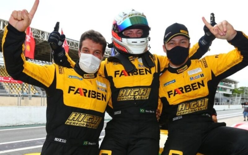 QLFY-Endurance-Sabado-Luca-Bassani-16--crop-1607204823-2000x684