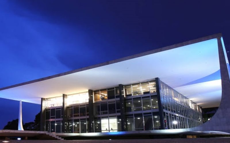 F61U3756.JPG   BRASILIA BSB DF 24 11 2017 NACIONAL STF/ESPECIAL  EMBARGADO ESPECIAL PARA EDICAO DE DOMINGO  Fachada do Supremo Tribunal Federal, em Brasilia com a  escultura A Justiça, do artista Alfredo Ceschiatti. FOTO:DIDA SAMPAIO/ESTADAO