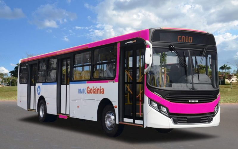onibus-rosa-goiania-2-768x512